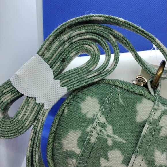 NWT...No Boundaries Canvas Mini Crossbody Bag, Women's - Picture 6 of 10